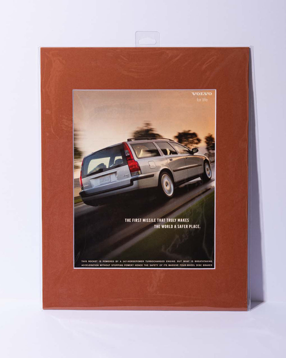 Volvo V70 T5 "The first missile that..." Original Vintage Mated Magazine Ad
