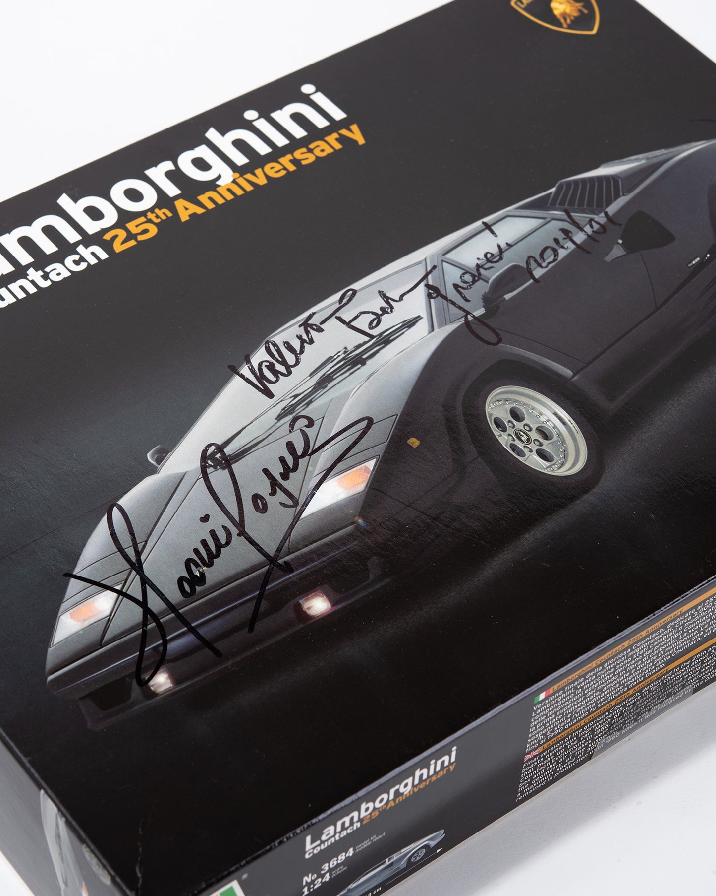 *Signed* Lamborghini Countach 25th Anniversary 1:24 Model Kit